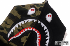 施华洛世奇BAPE® SHARK HOODIE无畏登场